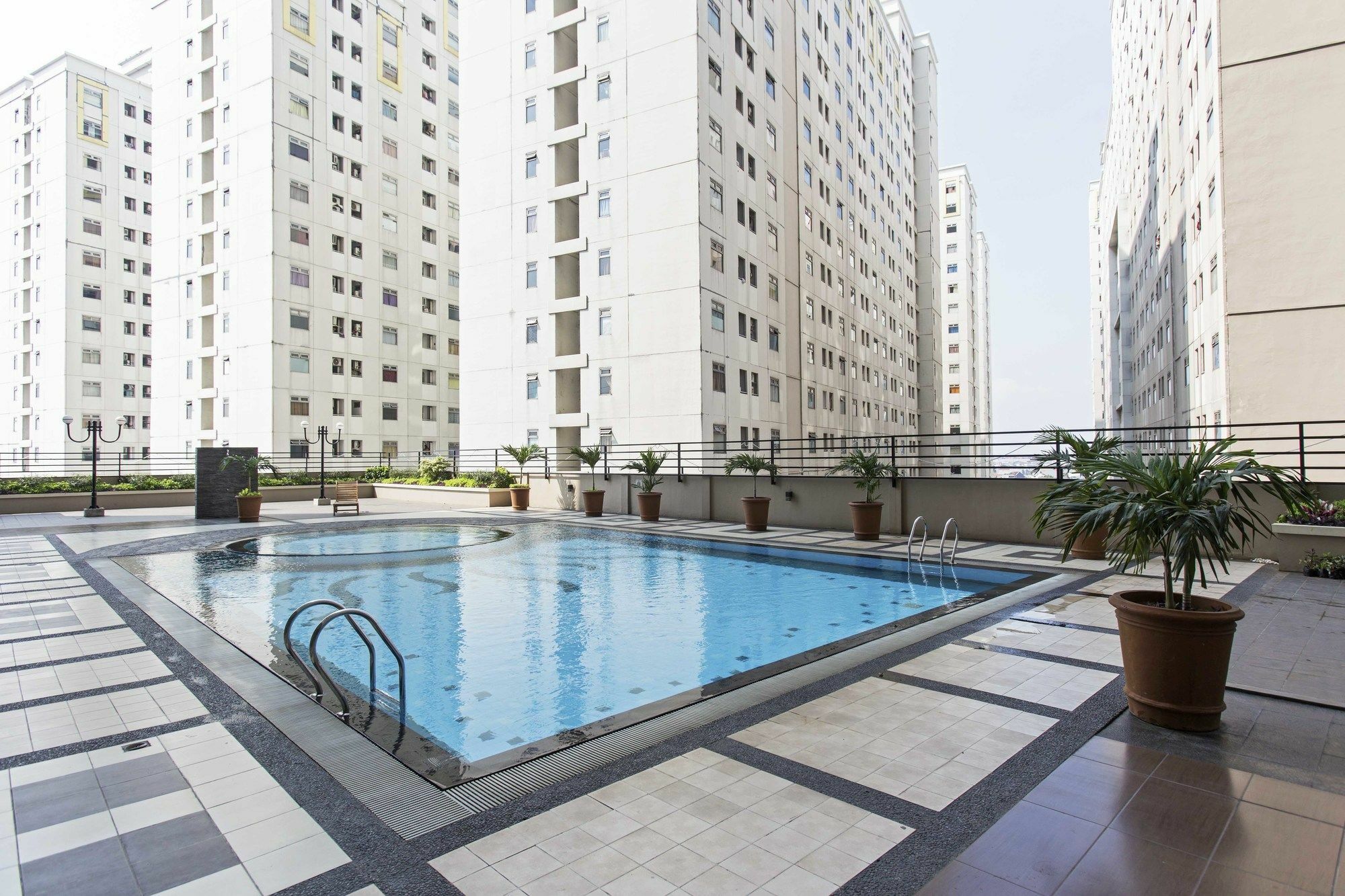 Reddoorz Apartment @ Pegangsaan Kelapa Gading 3 Jakarta Eksteriør bilde